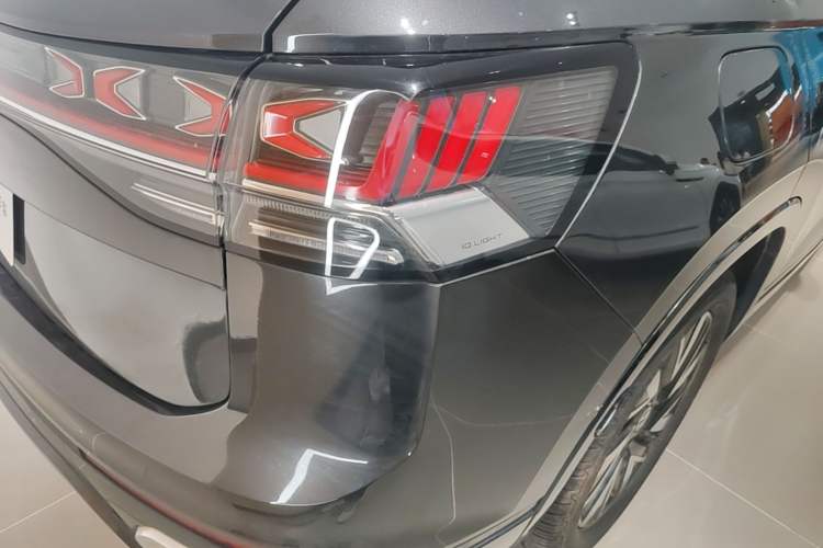 Used Volkswagen Tayron 2023 330TSI Two-Wheel-Drive R-Line High-Energy Version Right Rear Taillight