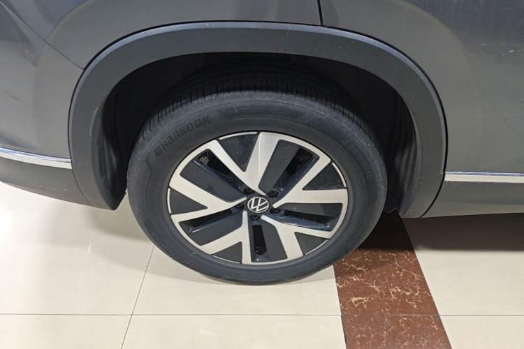 Used Volkswagen Tayron 2023 330TSI Two-Wheel-Drive Luxury Plus Advanced Version Right Rear Wheel Hub