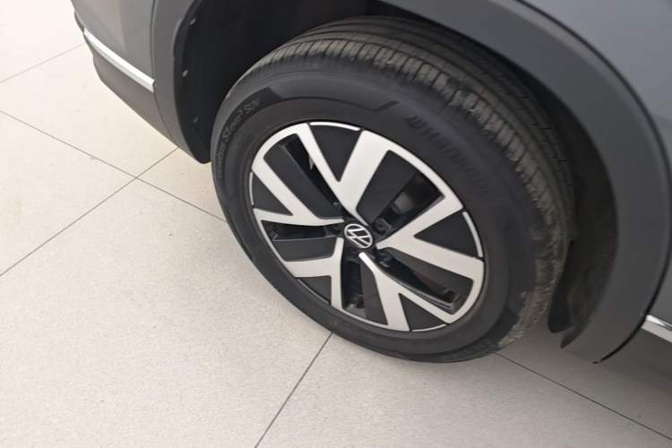 Used Volkswagen Tayron 2023 300TSI Two-Wheel-Drive Luxury Plus Advanced Edition Right Rear Wheel Hub
