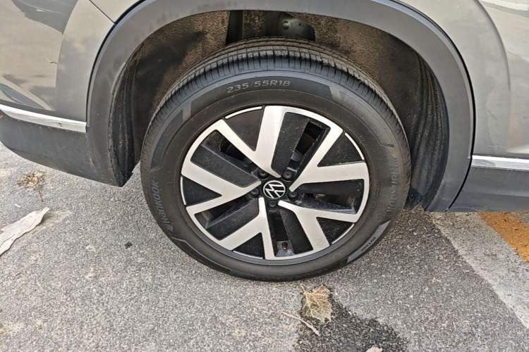 Used Volkswagen Tayron 2023 300TSI Two-Wheel-Drive Luxury Plus Advanced Edition Right Rear Wheel Hub