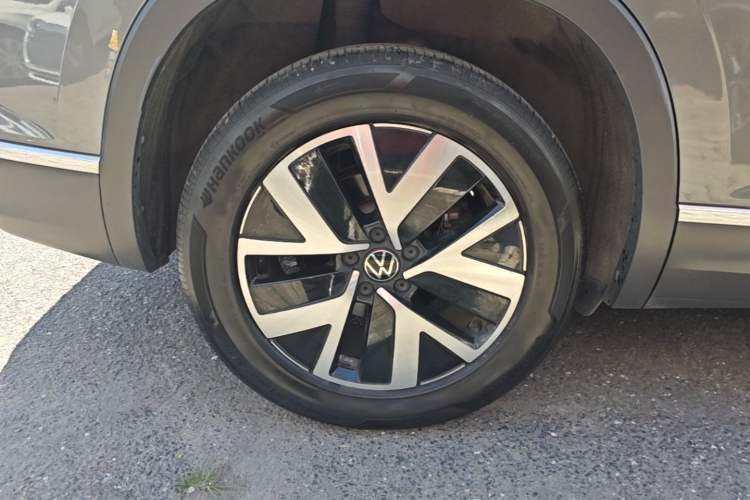 Used Volkswagen Tayron 2023 330TSI Two-Wheel-Drive Luxury Plus Advanced Version Right Rear Wheel Hub