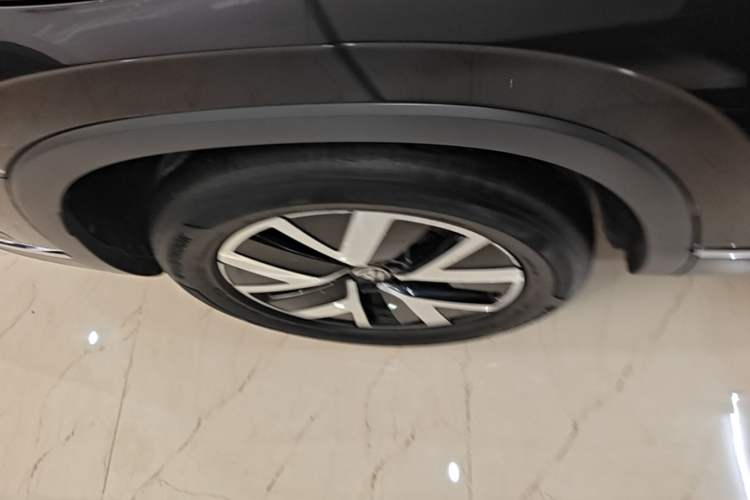 Used Volkswagen Tayron 2023 280TSI Two-Wheel-Drive Luxury Plus Advanced Version Right Rear Wheel Hub