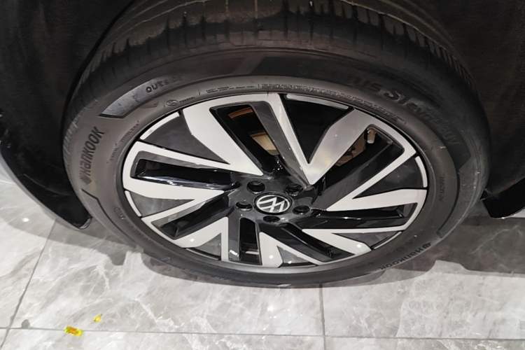 Used Volkswagen Tayron 2023 Revised Version 380TSI All-Wheel Drive R-Line High-Energy Edition Right Rear Wheel Hub