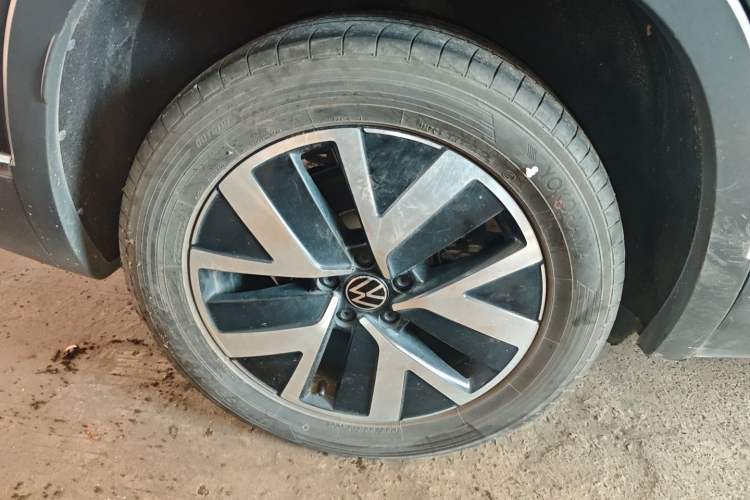 Used Volkswagen Tayron 2023 330TSI Two-Wheel-Drive Luxury Plus Advanced Version Right Rear Wheel Hub