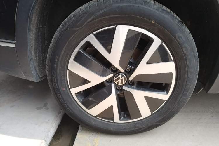 Used Volkswagen Tayron 2023 330TSI Two-Wheel-Drive Luxury Plus Advanced Version Right Rear Wheel Hub