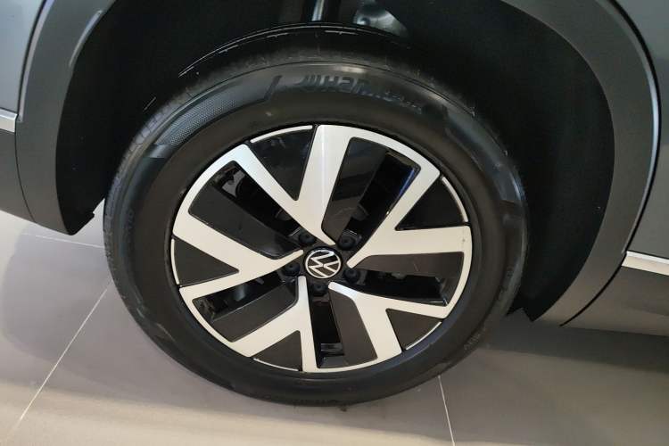 Used Volkswagen Tayron 2023 300TSI Two-Wheel-Drive Luxury Plus Advanced Edition Right Rear Wheel Hub