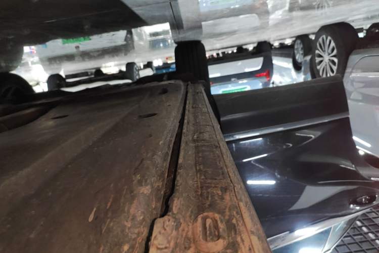 Used Volkswagen Tayron 2023 330TSI Two-Wheel-Drive Luxury Plus Advanced Version Right Side Sill
