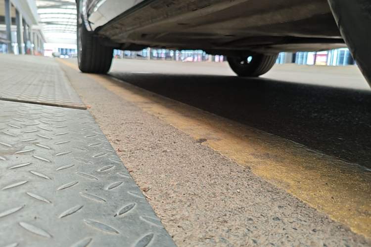 Used Volkswagen Tayron 2023 330TSI Two-Wheel-Drive R-Line High-Energy Version Right Side Sill