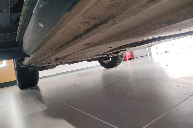Used Volkswagen Tayron 2023 330TSI Two-Wheel-Drive R-Line High-Energy Version Right Side Sill