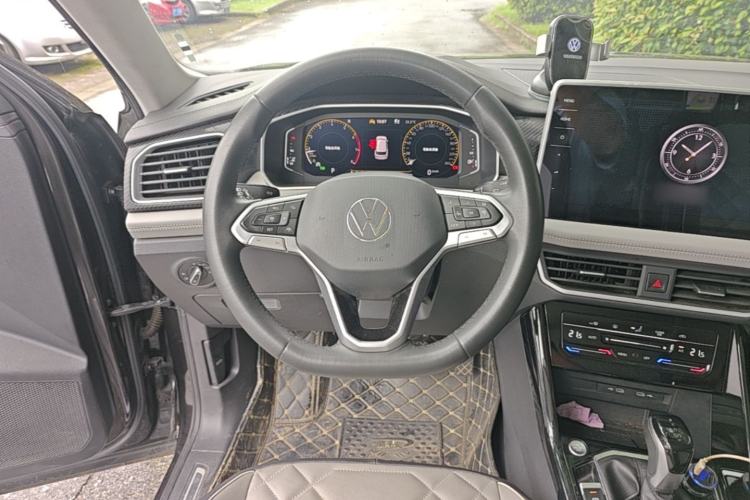 Used Volkswagen Tayron 2023 330TSI Two-Wheel-Drive Luxury Plus Advanced Version Steering Wheel