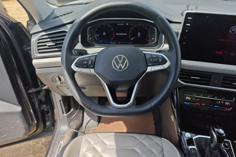 Used Volkswagen Tayron 2023 330TSI Two-Wheel-Drive Luxury Plus Advanced Version Steering Wheel