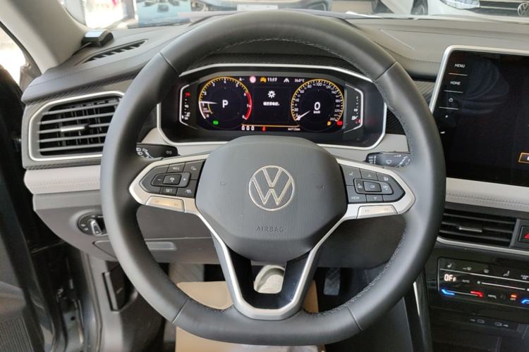 Used Volkswagen Tayron 2023 300TSI Two-Wheel-Drive Luxury Plus Advanced Edition Steering Wheel