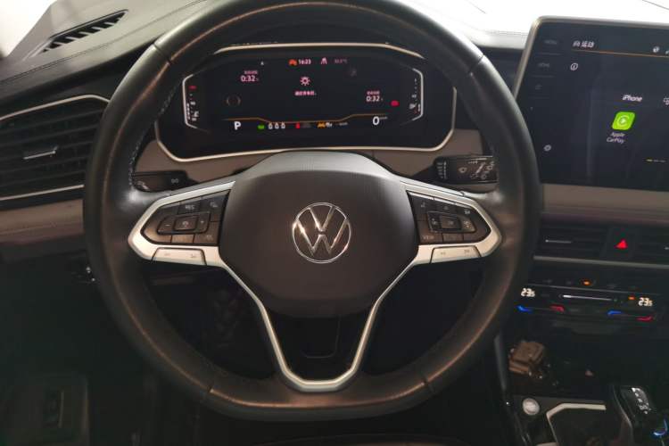 Used Volkswagen Tayron 2023 330TSI Two-Wheel-Drive Luxury Plus Advanced Version Steering Wheel