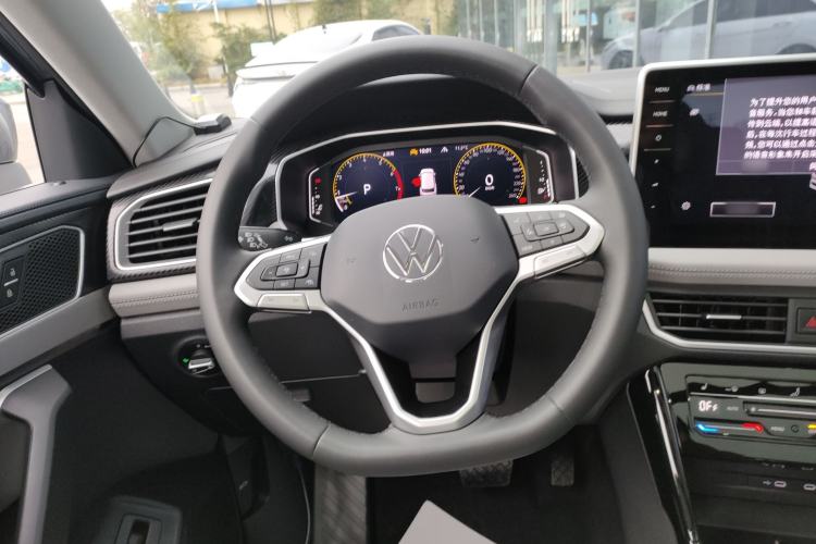 Used Volkswagen Tayron 2023 300TSI Two-Wheel-Drive Luxury Plus Advanced Edition Steering Wheel