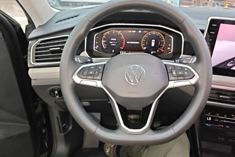 Used Volkswagen Tayron 2023 280TSI Two-Wheel-Drive Luxury Plus Advanced Version Steering Wheel