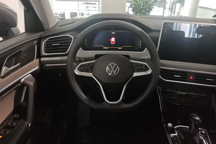 Used Volkswagen Tayron 2023 330TSI Two-Wheel-Drive Luxury Plus Advanced Version Steering Wheel