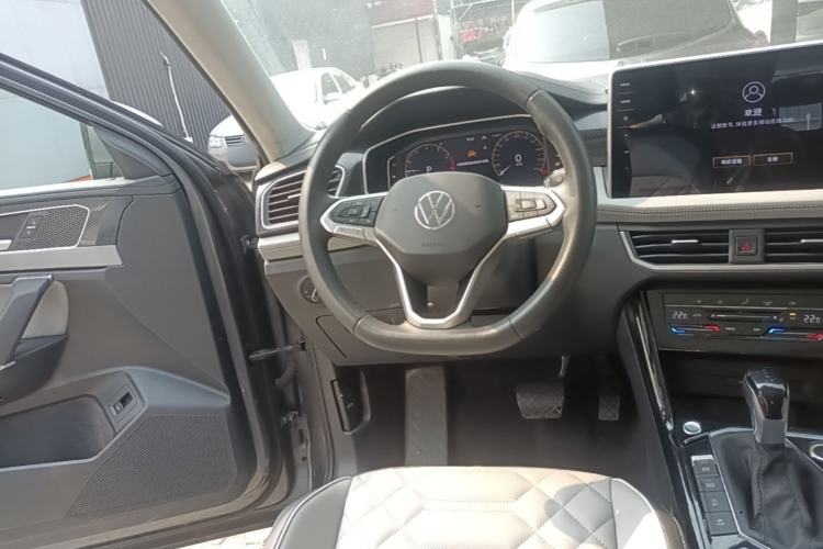 Used Volkswagen Tayron 2023 300TSI Two-Wheel-Drive Luxury Plus Advanced Edition Steering Wheel