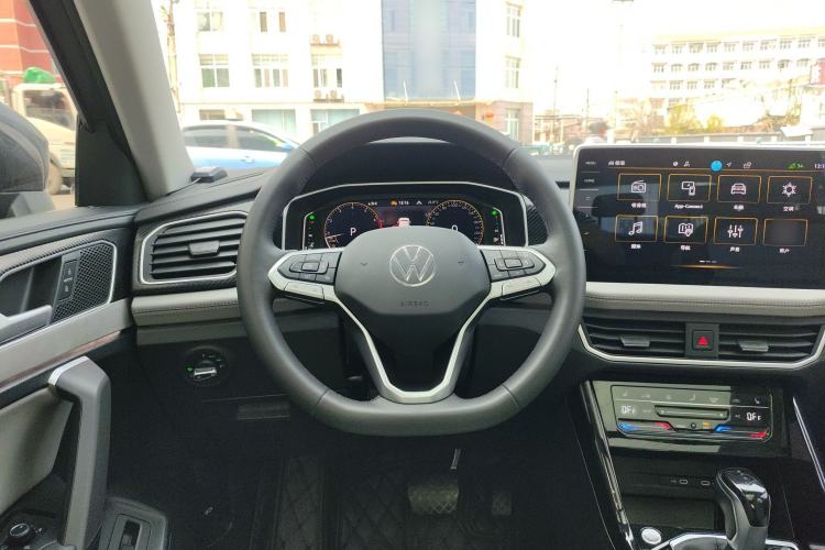 Used Volkswagen Tayron 2023 300TSI Two-Wheel-Drive Luxury Plus Advanced Edition Steering Wheel