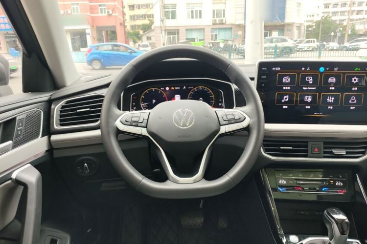 Used Volkswagen Tayron 2023 300TSI Two-Wheel-Drive Luxury Plus Advanced Edition Steering Wheel