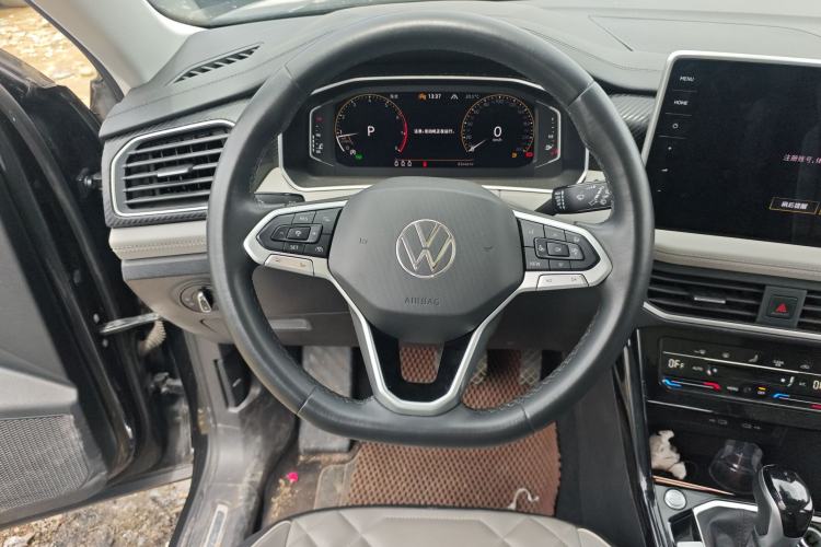 Used Volkswagen Tayron 2023 330TSI Two-Wheel-Drive Luxury Plus Advanced Version Steering Wheel