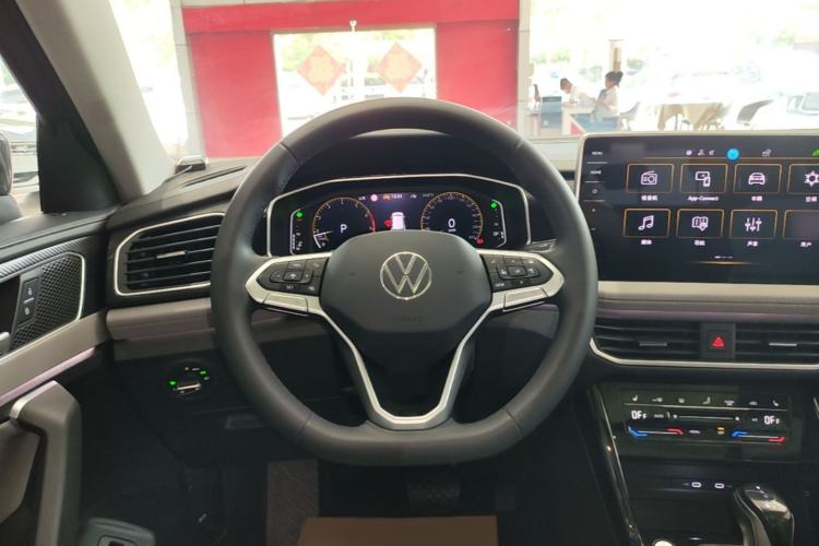 Used Volkswagen Tayron 2023 300TSI Two-Wheel-Drive Luxury Plus Advanced Edition Steering Wheel