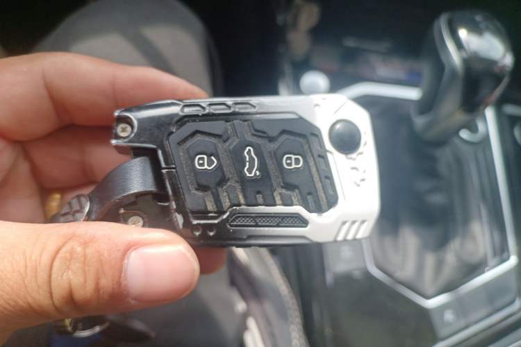 Used Volkswagen Tayron 2023 330TSI Two-Wheel-Drive R-Line High-Energy Version Vehicle Key