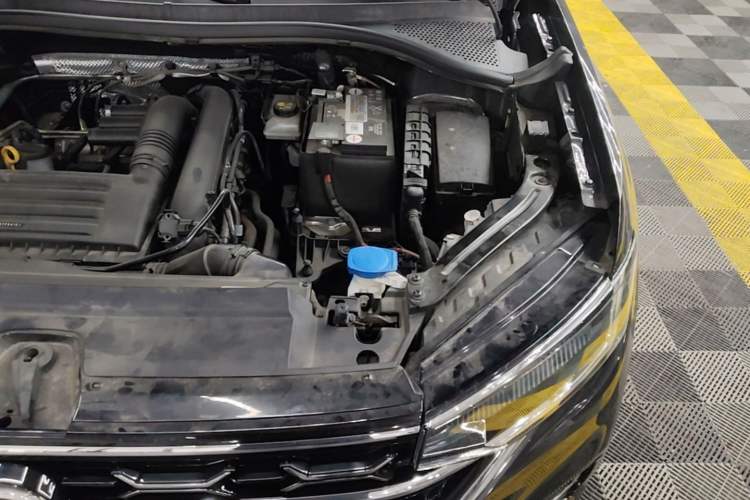 Used Volkswagen Tayron 2023 280TSI Two-Wheel-Drive Luxury Plus Advanced Version Engine Bay Left