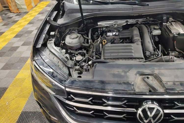 Used Volkswagen Tayron 2023 280TSI Two-Wheel-Drive Luxury Plus Advanced Version Engine Bay Right