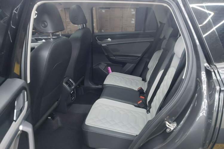Used Volkswagen Tayron 2023 280TSI Two-Wheel-Drive Luxury Plus Advanced Version Left Rear Seat