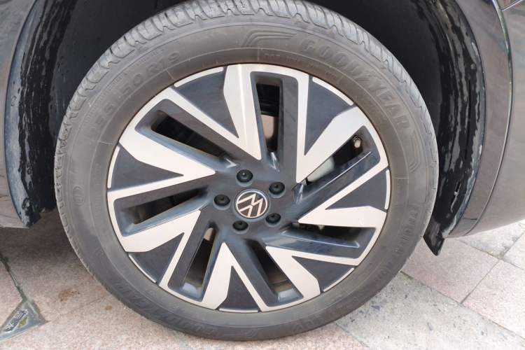 Used Volkswagen Tayron 2023 330TSI Two-Wheel-Drive R-Line High-Energy Version Right Front Wheel Hub
