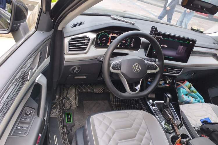 Used Volkswagen Tayron 2023 330TSI Two-Wheel-Drive R-Line High-Energy Version Steering Wheel