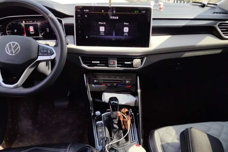 Used Volkswagen Tayron 2023 330TSI Two-Wheel-Drive Luxury Plus Advanced Version Audio And AC Panel