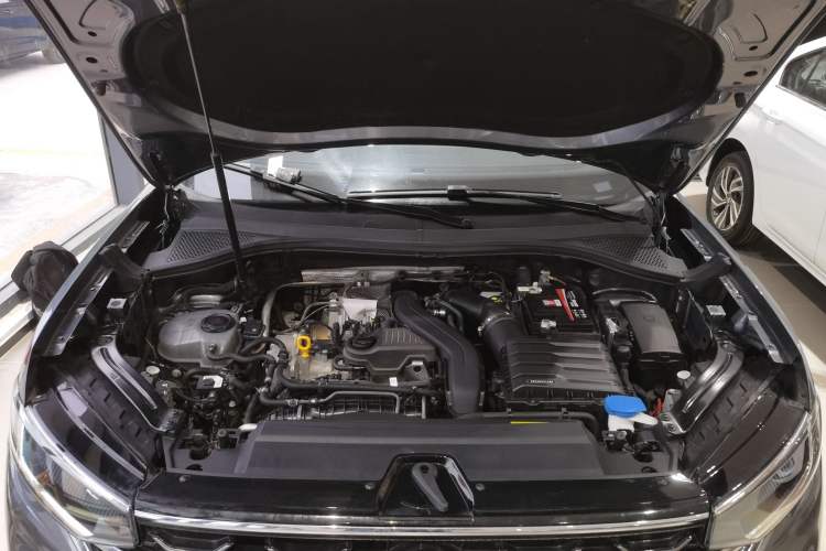 Used Volkswagen Tayron 2023 300TSI Two-Wheel-Drive Luxury Plus Advanced Edition Engine Bay