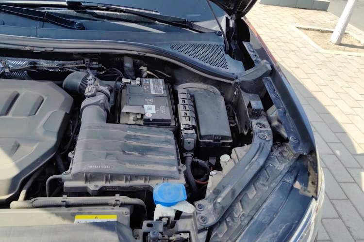 Used Volkswagen Tayron 2023 330TSI Two-Wheel-Drive Luxury Plus Advanced Version Engine Bay Left