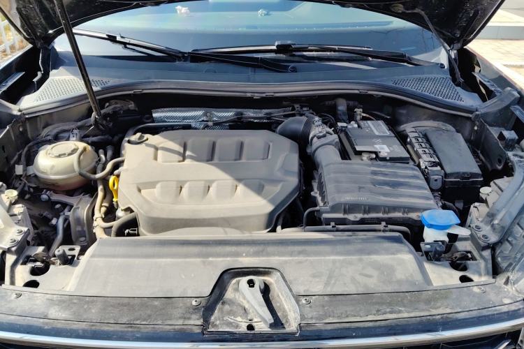 Used Volkswagen Tayron 2023 330TSI Two-Wheel-Drive Luxury Plus Advanced Version Engine Bay