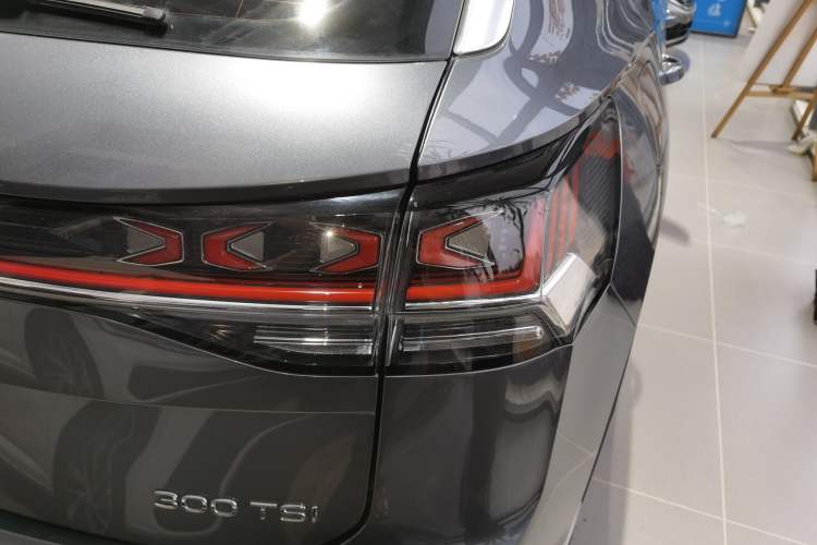 Used Volkswagen Tayron 2023 300TSI Two-Wheel-Drive Luxury Plus Advanced Edition Exterior 3