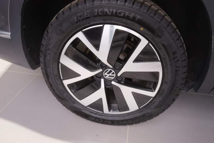 Used Volkswagen Tayron 2023 300TSI Two-Wheel-Drive Luxury Plus Advanced Edition Exterior 5