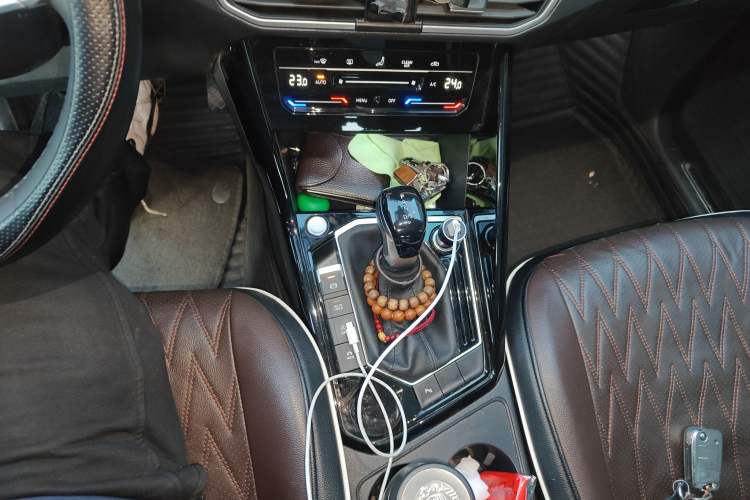 Used Volkswagen Tayron 2023 280TSI Two-Wheel-Drive Luxury Plus Advanced Version Gear Lever