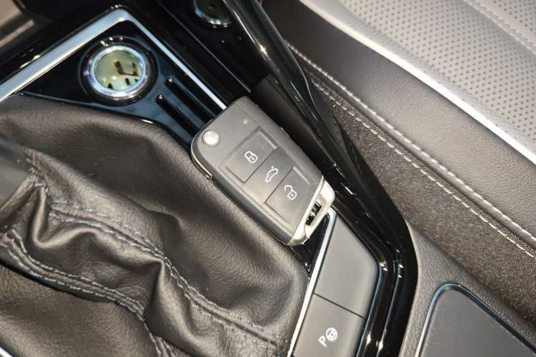 Used Volkswagen Tayron 2023 Revised Version 380TSI All-Wheel Drive R-Line Pro Smart Edition Interior 1