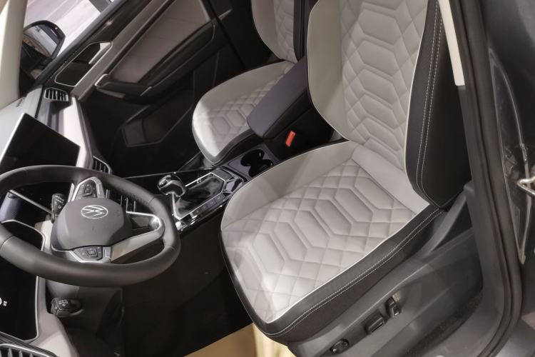 Used Volkswagen Tayron 2023 300TSI Two-Wheel-Drive Luxury Plus Advanced Edition Left Front Seat
