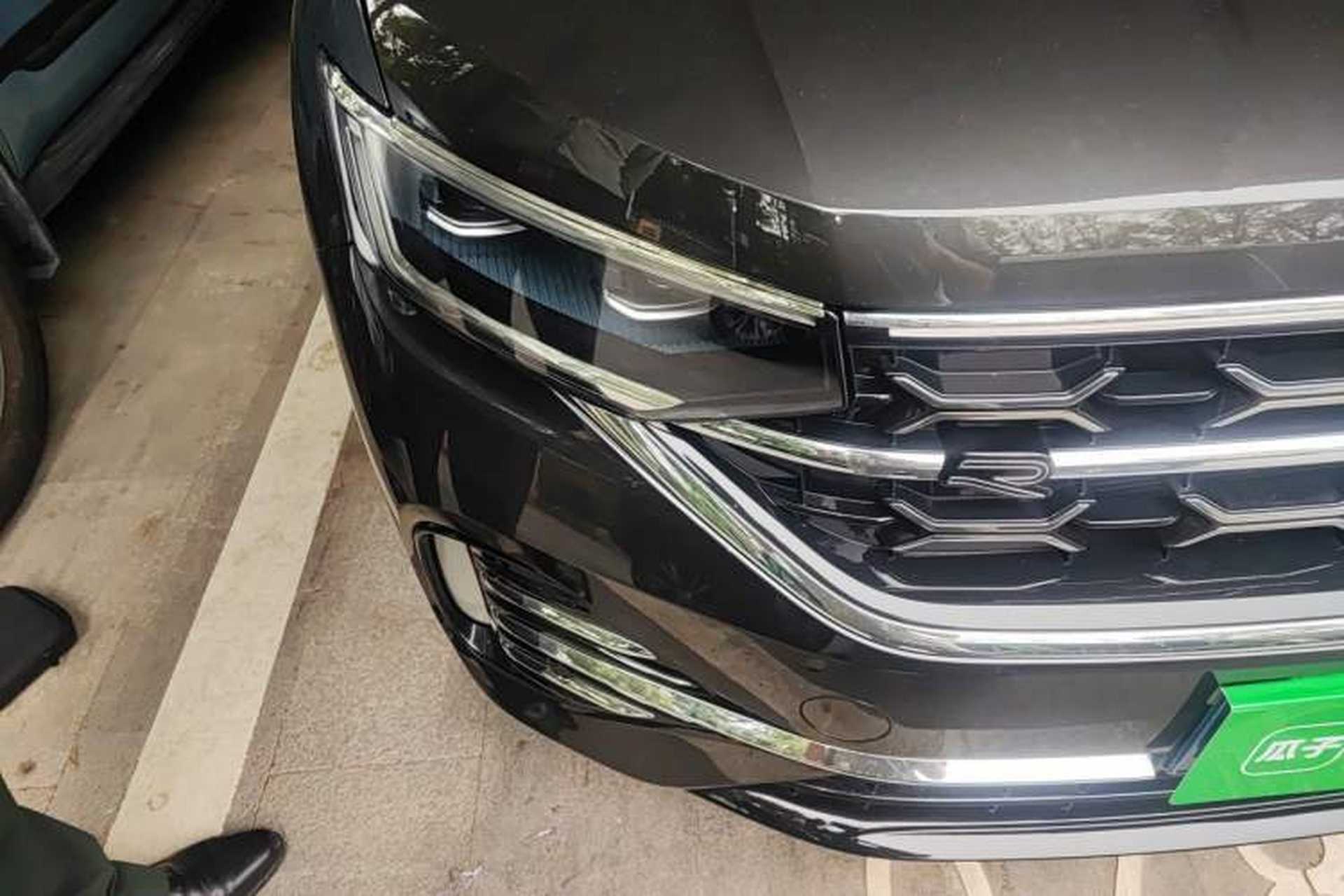 Used Volkswagen Tayron 2023 330TSI Two-Wheel-Drive R-Line High-Energy Version Right Front Headlight