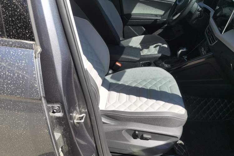 Used Volkswagen Tayron 2023 330TSI Two-Wheel-Drive R-Line High-Energy Version Right Front Seat