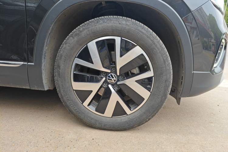 Used Volkswagen Tayron 2023 280TSI Two-Wheel-Drive Luxury Plus Advanced Version Right Front Wheel Hub