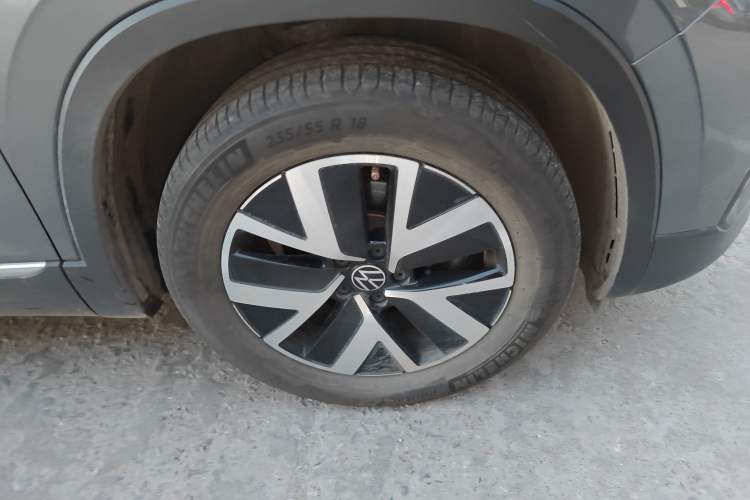 Used Volkswagen Tayron 2023 280TSI Two-Wheel-Drive Luxury Plus Advanced Version Right Front Wheel Hub