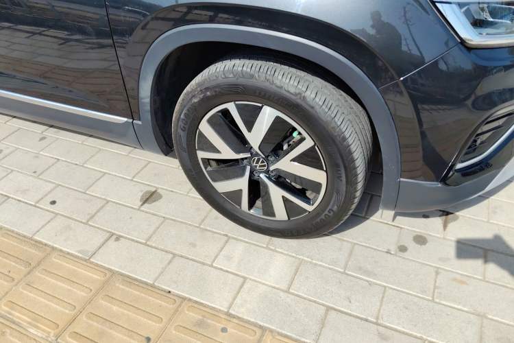 Used Volkswagen Tayron 2023 330TSI Two-Wheel-Drive Luxury Plus Advanced Version Right Front Wheel Hub