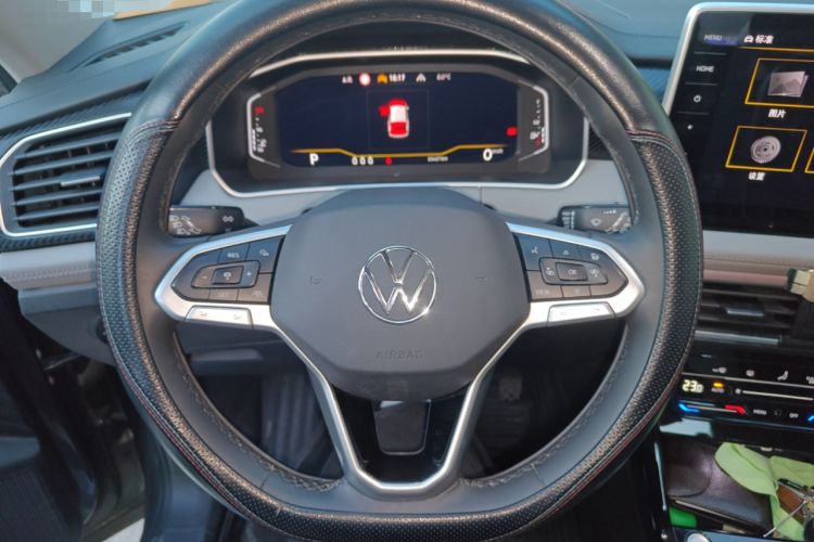 Used Volkswagen Tayron 2023 280TSI Two-Wheel-Drive Luxury Plus Advanced Version Steering Wheel