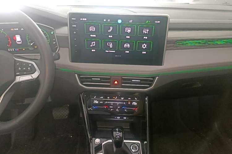 Used Volkswagen Tayron 2023 Revised Version 380TSI All-Wheel Drive R-Line High-Energy Edition Audio And AC Panel