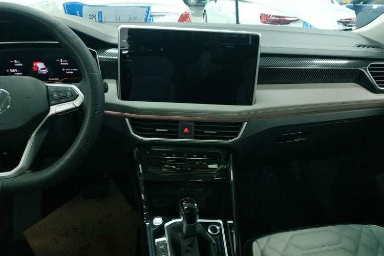 Used Volkswagen Tayron 2023 330TSI Two-Wheel-Drive Luxury Plus Advanced Version Audio And AC Panel