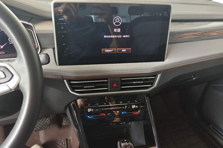 Used Volkswagen Tayron 2023 Revised Version 380TSI All-Wheel Drive R-Line High-Energy Edition Audio And AC Panel