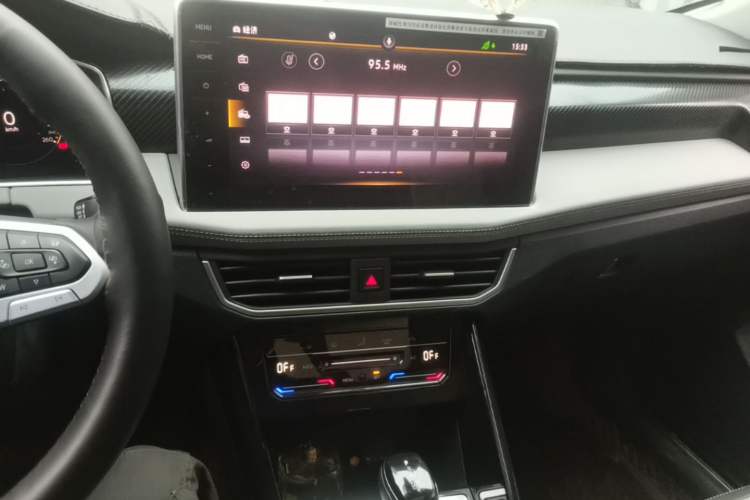 Used Volkswagen Tayron 2023 280TSI Two-Wheel-Drive Luxury Plus Advanced Version Audio And AC Panel